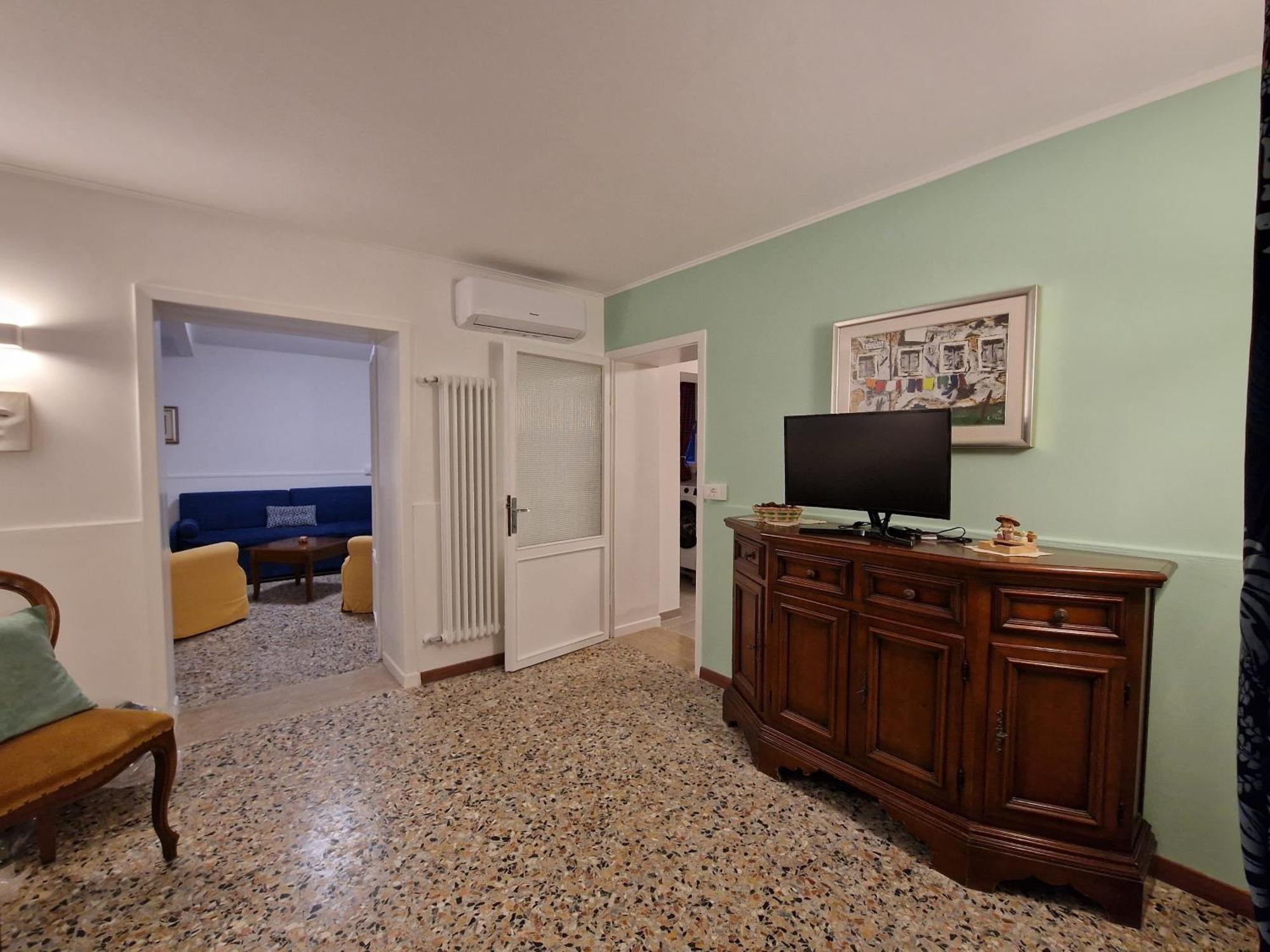 Veneziacentopercento La Forcola Apartment, Next To Rialto Bridge Exterior photo